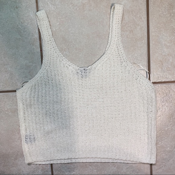 cropped crochet top - Picture 2 of 4